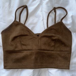 Brown crop top ! 🤎